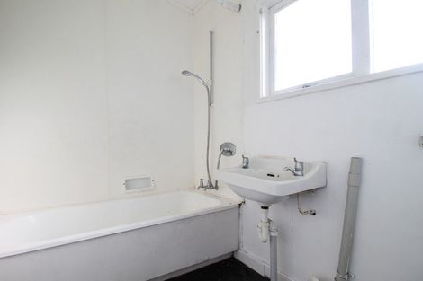 Photo of property in 42 Sunlands Drive, Manurewa, Auckland, 2102