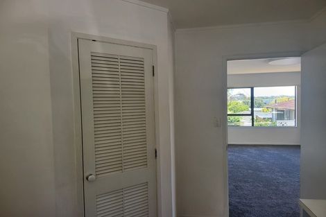 Photo of property in 2/21 College Road, Northcote, Auckland, 0627