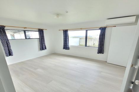 Photo of property in 1/100 Birkdale Road, Birkdale, Auckland, 0626