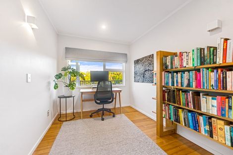 Photo of property in 40 Peter Terrace, Castor Bay, Auckland, 0620