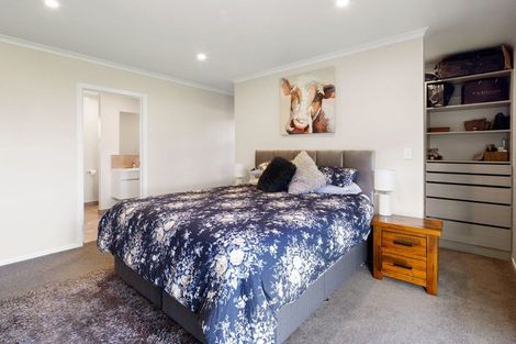 Photo of property in 6 Lewis Way, Cambridge, 3434