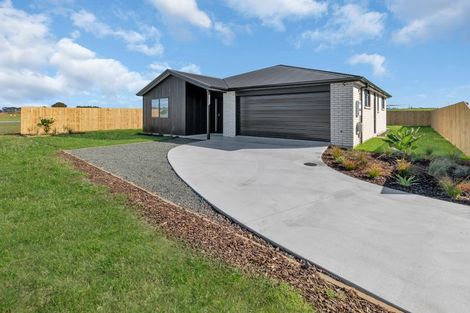 Photo of property in 12 Taurangawaka Road, One Tree Point, 0118