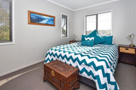 Photo of property in 16a Glenross Drive, Wattle Downs, Auckland, 2103