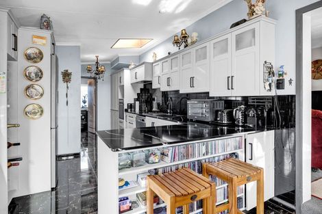 Photo of property in 24 Castle Street, Eltham, 4322