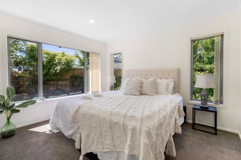 Photo of property in 14 Milward Place, Kelvin Heights, Queenstown, 9300