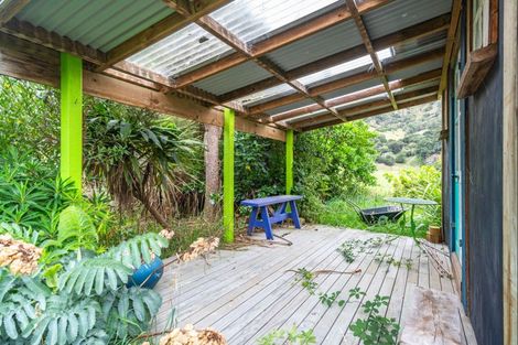 Photo of property in 1194 Okains Bay Road, Okains Bay, 7583