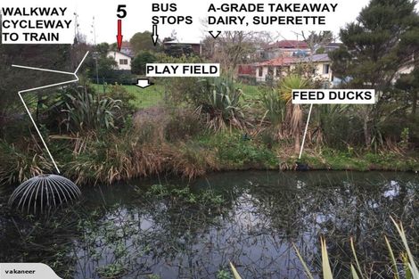 Photo of property in 1/5 Sunnyside Road, Sunnyvale, Auckland, 0612