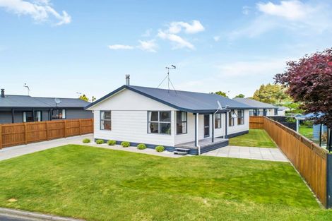 Photo of property in 5 Myrlene Place, Nawton, Hamilton, 3200