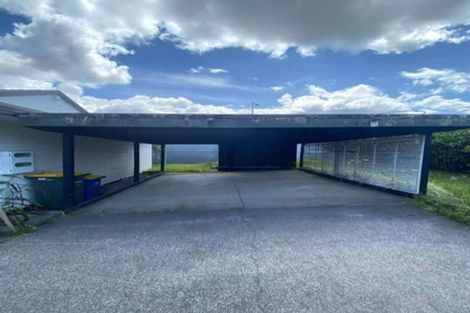 Photo of property in 14 Wren Place, Unsworth Heights, Auckland, 0632