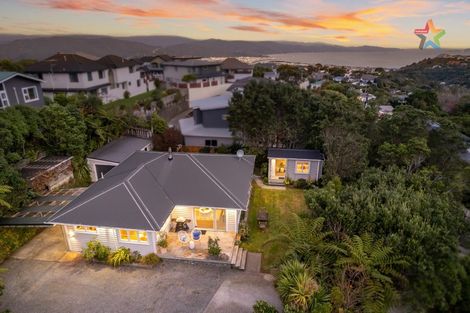 Photo of property in 46 Poto Road, Normandale, Lower Hutt, 5010