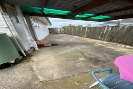 Photo of property in 71 Smythe Road, Henderson, Auckland, 0612