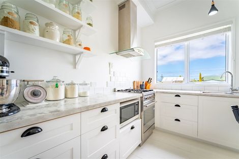 Photo of property in 43 Rhodes Street, Waimate, 7924