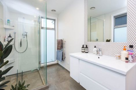 Photo of property in 931b High Street, Avalon, Lower Hutt, 5011