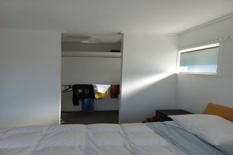 Photo of property in 1070 Scenic Drive North, Swanson, Auckland, 0816