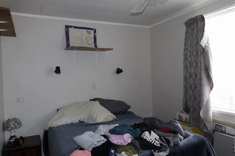 Photo of property in 25 Cross Street, Castlecliff, Whanganui, 4501