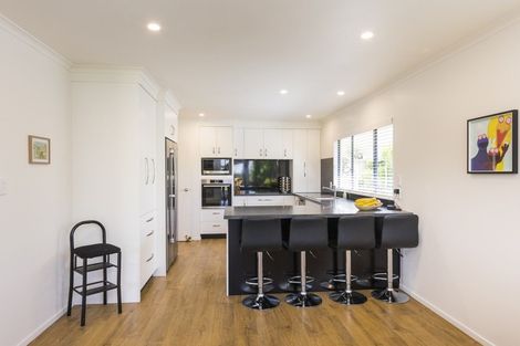 Photo of property in 31 Ruapehu Drive, Fitzherbert, Palmerston North, 4410