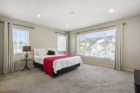 Photo of property in 5 Bintulu Place, Fairview Heights, Auckland, 0632