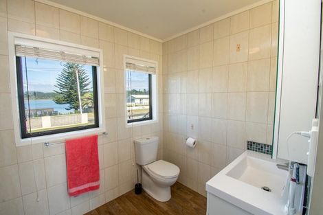 Photo of property in 715 Pukehina Parade, Pukehina, 3189