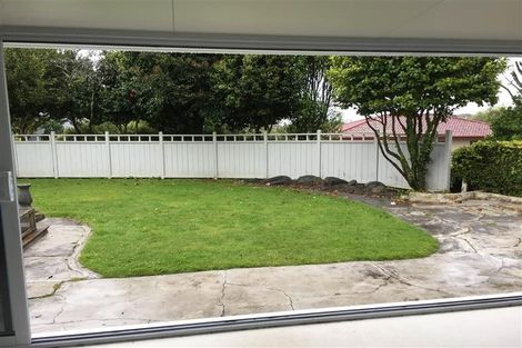 Photo of property in 335f Devon Street West, New Plymouth, 4310