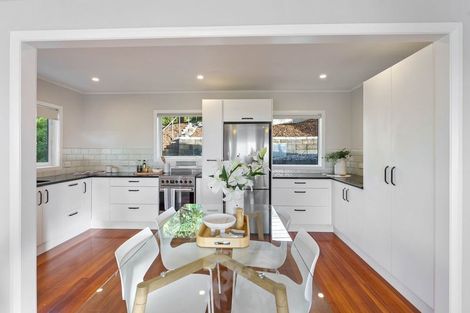 Photo of property in 27 Kotare Street, Waikanae, 5036