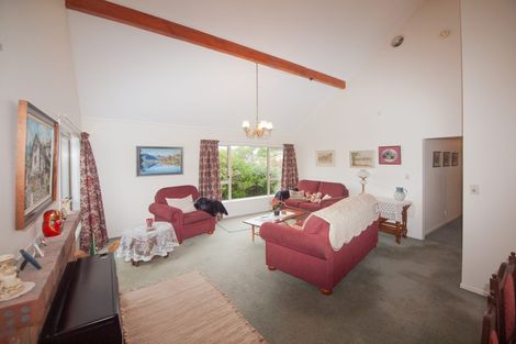 Photo of property in 8 Curacao Place, Grenada Village, Wellington, 6037