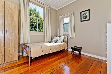 Photo of property in 2/42c Schnapper Rock Road, Schnapper Rock, Auckland, 0632