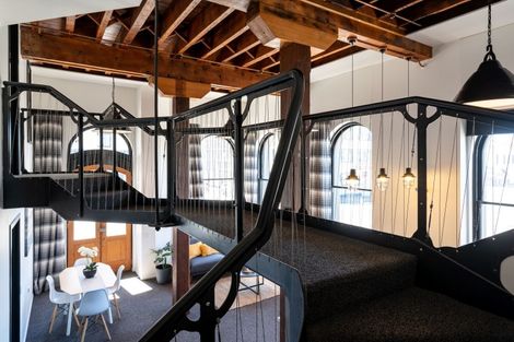 Photo of property in 2/5 Jetty Street, Dunedin Central, Dunedin, 9016