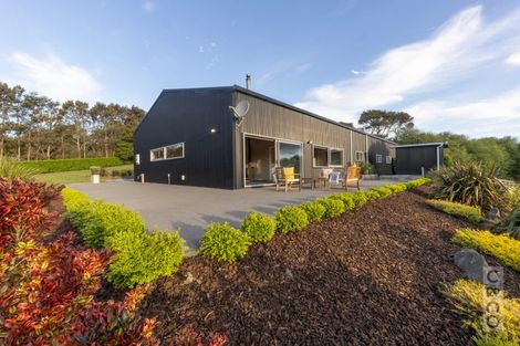 Photo of property in 69a Waikoukou Valley Road, Waimauku, 0882