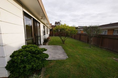Photo of property in 2/27 Wellington Street, Papakura, 2110