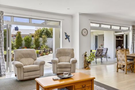 Photo of property in 25 Magnolia Rise, Waipahihi, Taupo, 3330