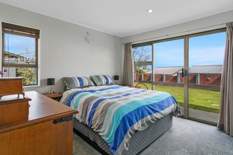 Photo of property in 2 Battersea Place, Richmond Heights, Taupo, 3330