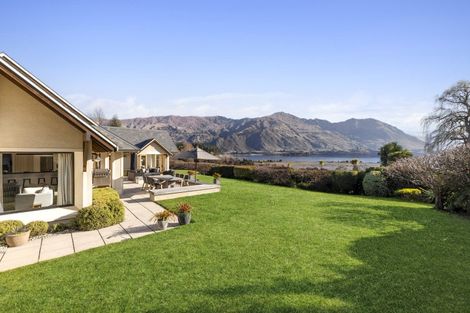 Photo of property in 186 Beacon Point Road, Wanaka, 9305