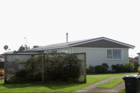 Photo of property in 5 Newbury Place, Waitara, 4320
