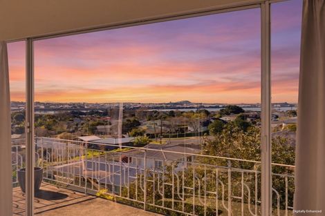 Photo of property in 5 Conifer Lane, Mangere Bridge, Auckland, 2022