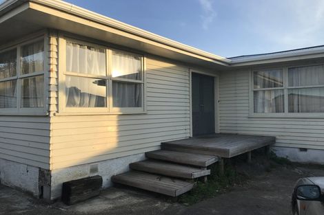 Photo of property in 2/133 Edgewater Drive, Pakuranga, Auckland, 2010