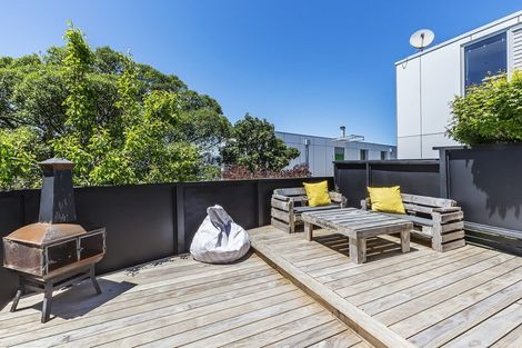 Photo of property in 8/25 Mana Street, Vogeltown, Wellington, 6021