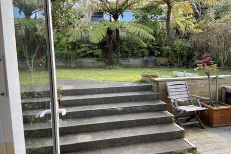 Photo of property in 37 Huntleigh Park Way, Ngaio, Wellington, 6035