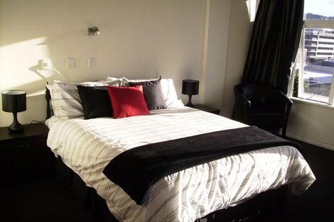 Photo of property in 2 Moncrieff Street, Mount Victoria, Wellington, 6011