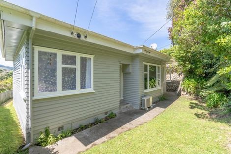 Photo of property in 16 Frederick Street, Tawa, Wellington, 5028