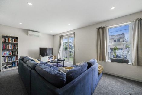 Photo of property in 2/21 Luxford Street, Berhampore, Wellington, 6023