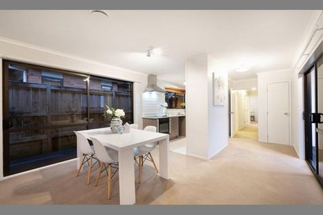 Photo of property in 150 Aviemore Drive, Highland Park, Auckland, 2010