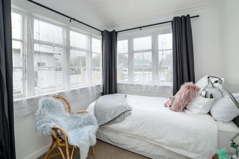 Photo of property in 28 Garrison Street, Carterton, 5713