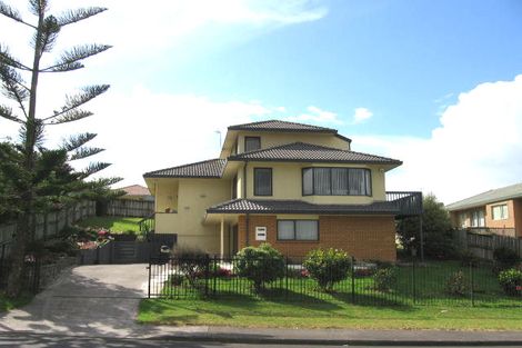 Photo of property in 69 Harmel Road, Glendene, Auckland, 0602