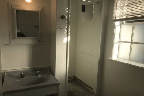 Photo of property in 10a Henry Street, Kilbirnie, Wellington, 6022