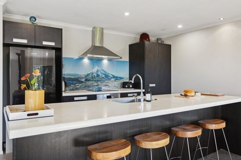 Photo of property in 21b Heta Road, Highlands Park, New Plymouth, 4312