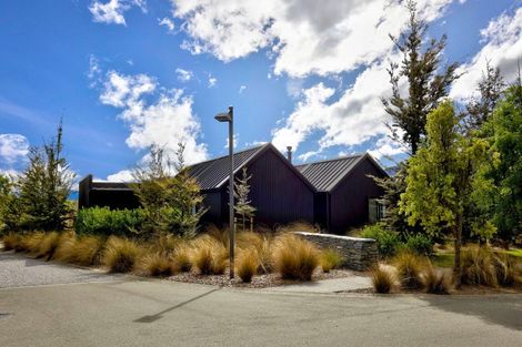 Photo of property in 2 Fife Court, Jacks Point, Queenstown, 9371
