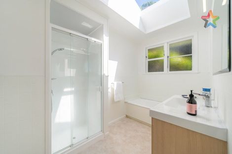 Photo of property in 22 Cedar Street, Maungaraki, Lower Hutt, 5010