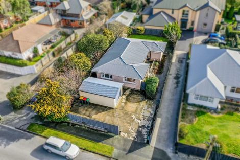 Photo of property in 135 Avonhead Road, Avonhead, Christchurch, 8042