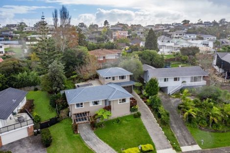 Photo of property in 16 Judkins Crescent, Cockle Bay, Auckland, 2014