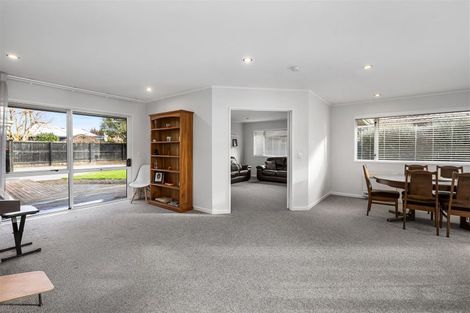 Photo of property in 7 Copperfield Close, Parklands, Christchurch, 8083